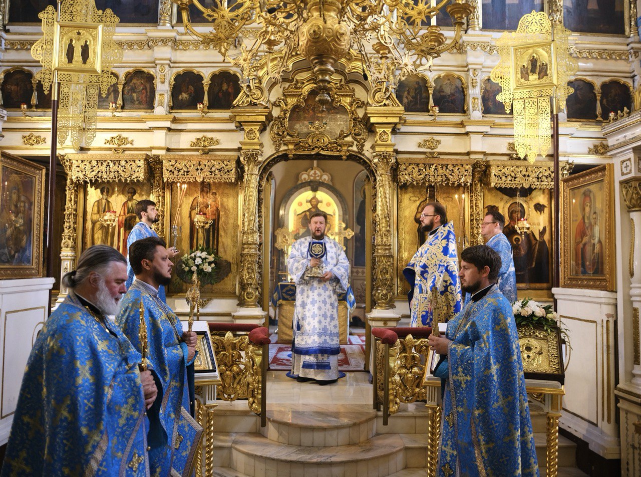 Света Литургија на празник чудотворне иконе Пресвете Богородице Богољубске (Московске)